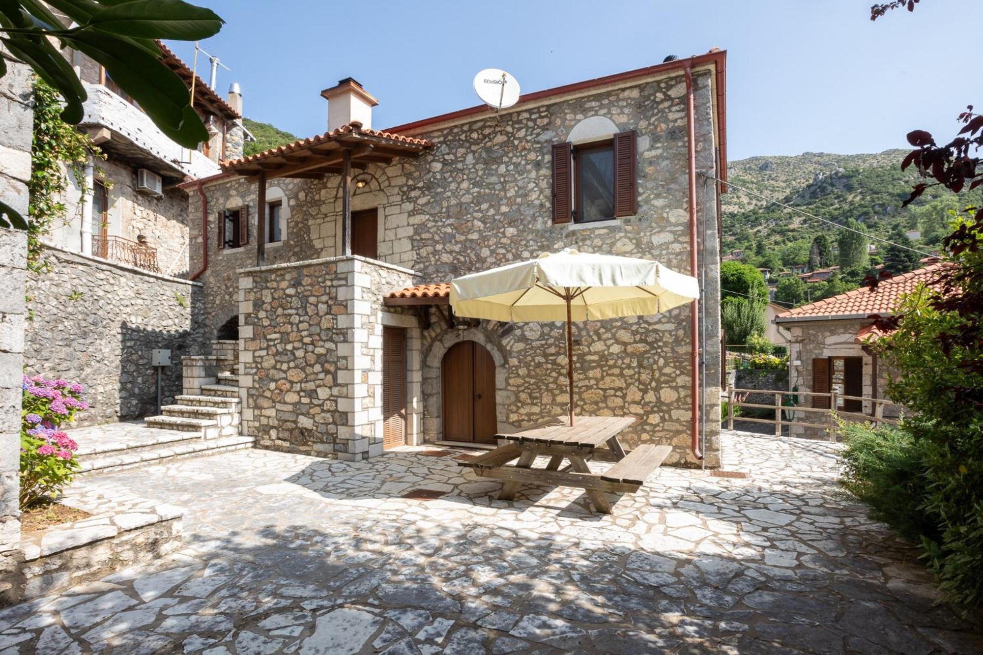 Rustic Home In Heart Of Stemnitsa Buitenkant foto